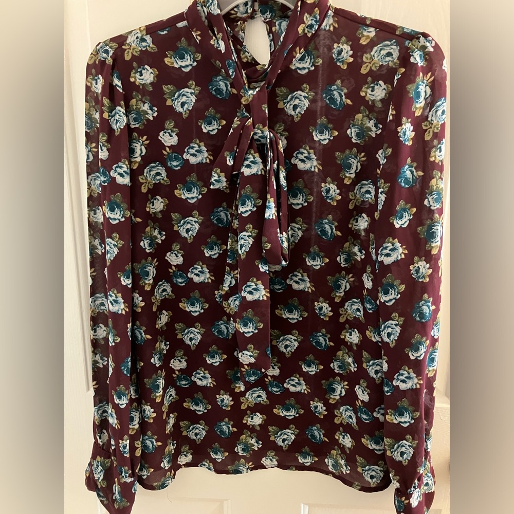 🌸 3/$15 Forever 21 blouse size small